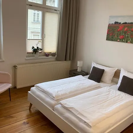 Konukevi Bilderbuchcafe - Markt 7 3*