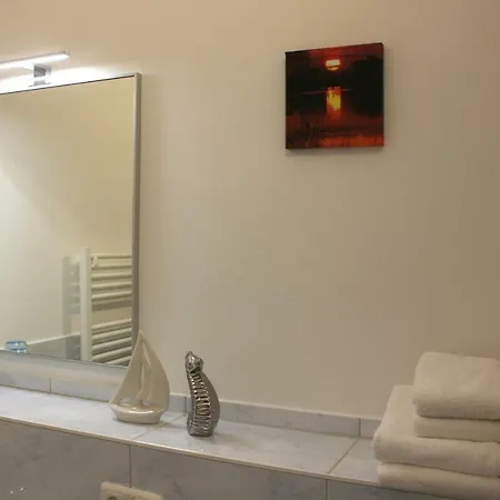 Konukevi Bilderbuchcafe - Markt 7 3*